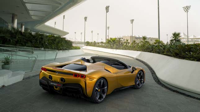 Image for article titled The Ferrari SF90 Spider Makes 986 HP And Can Retract Its Top In 14 Seconds