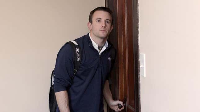 Image for article titled Exit From Apartment Delayed 20 Seconds To Avoid Pleasantries With Neighbor