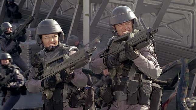 Soldiers fighting in Starship troopers