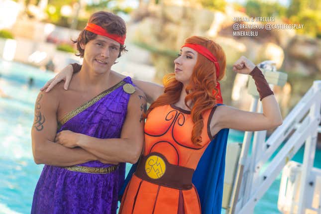 Image for article titled 2019's Last Big Cosplay Show Was A Christmas Treat