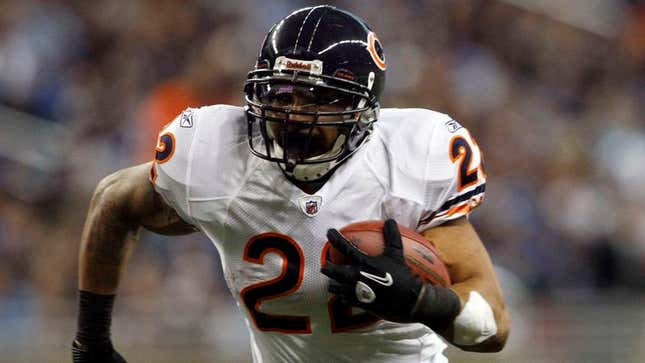 Image for article titled Matt Forte Suffers Career-Ending Contract With Chicago Bears