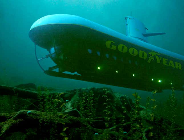 Image for article titled Stunning Underwater Coverage Of PGA Event Provided By Goodyear Submarine