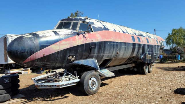 Image for article titled This Baffling Airplane RV Was Built By An Escaped Convict
