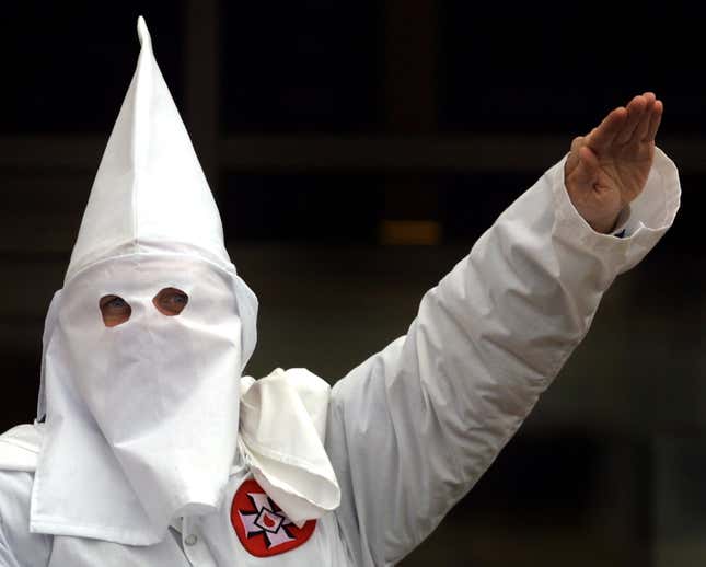 Image for article titled Shopper Wears KKK Hood as Face Covering in California Grocery Store