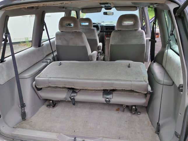 Image for article titled I Just Bought A $600 Diesel Manual Chrysler Minivan But It Has 250,000 Miles And Is Broken In Germany
