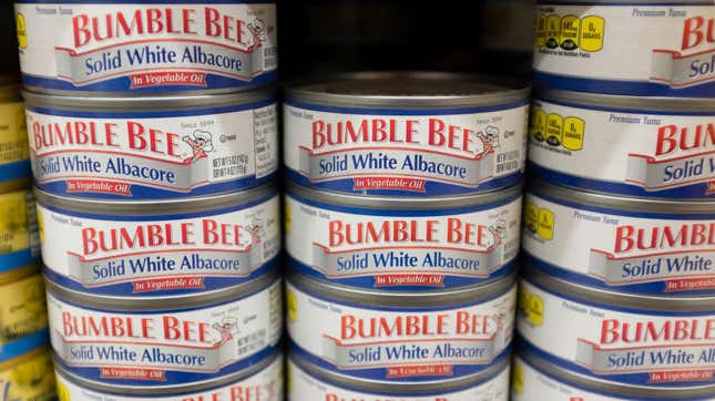 Bumble Bee albacore cans on a grocery store shelf