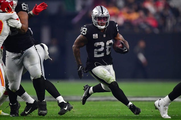 Raiders star RB Josh Jacobs not holding grudges after pay dispute