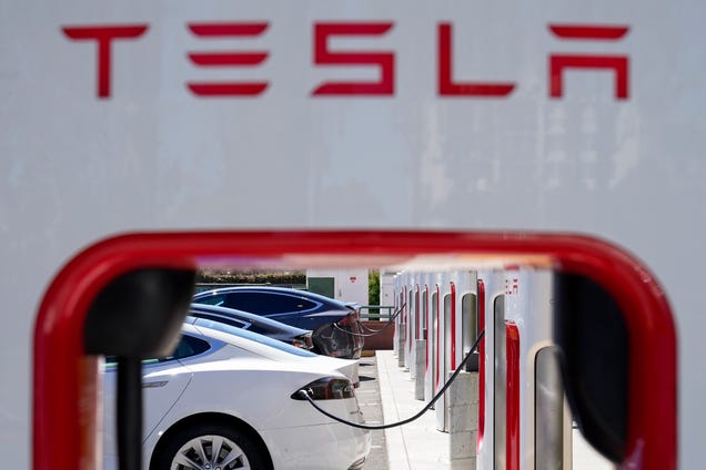 Tesla is allowing no-hands driving with Autopilot for longer periods. US regulators have questions