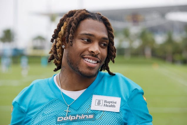 Dolphins place CB Jalen Ramsey (knee) on IR