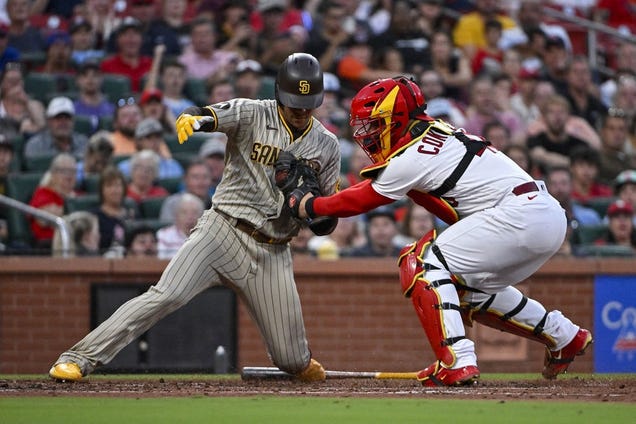 Willson Contreras homers twice as Cards top Padres in 10