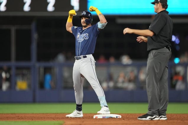 Rays beat up on Marlins, win 11-2