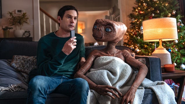 E.T. and the Real, Grown-Up Elliott Reunite…in a Commercial?
