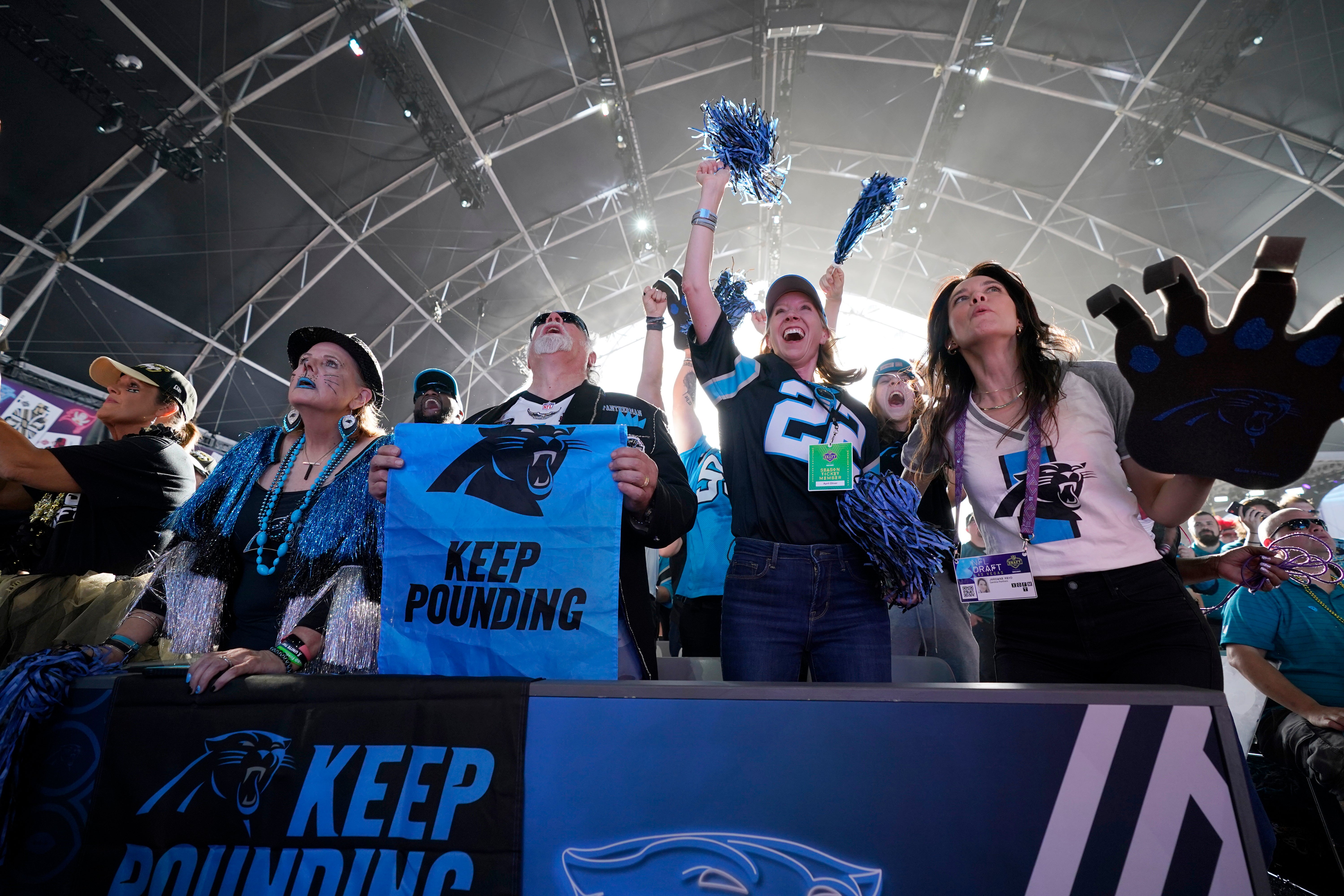 هل سيحتل فريق Panthers CJ Stroud أو Bryce Young المرتبة الأولى؟