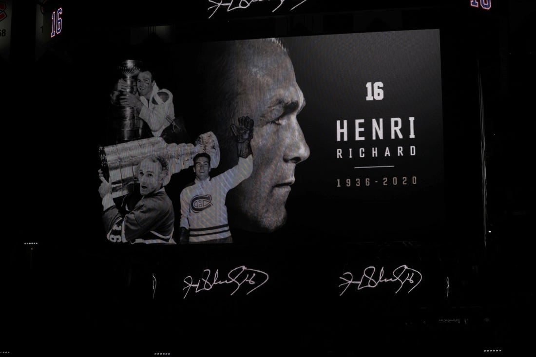 10 آذار (مارس) 2020 ؛  مونتريال ، كيبيك ، كندا ؛  منظر للوحة الإعلانات حيث قام فريق مونتريال كنديانز بتكريم اللاعب السابق هنري ريتشارد قبل المباراة ضد ناشفيل بريداتورز في مركز بيل.