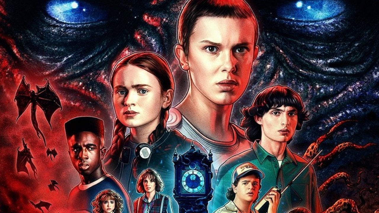 الملصق الرئيسي لـ Netflix's Stranger Things 4 ، يظهر الممثل المراهق و Vecna ​​في الخلفية.