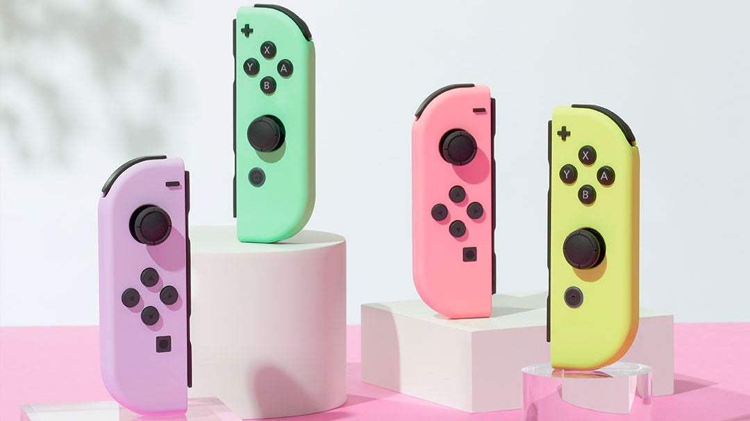 وحدات تحكم Nintendo Joy-Con الأربعة الجديدة الملونة بألوان الباستيل.