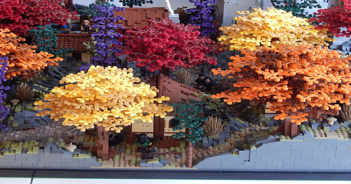 There's A Castle Hidden In The LEGO Autumn Foliage Kotaku Australia