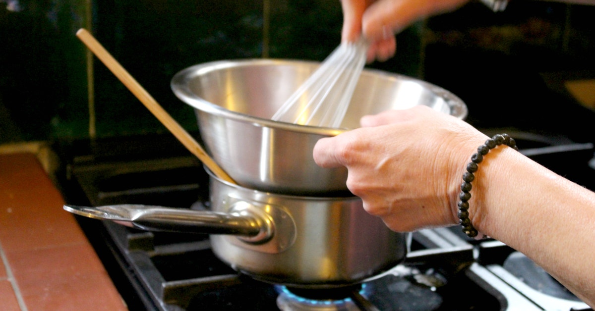 Make A Double Boiler Using A Chopstick And A Bowl Lifehacker Australia