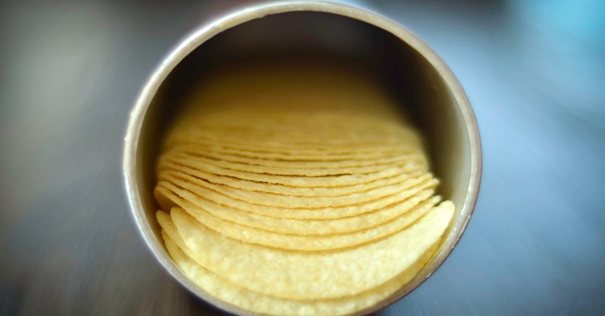 How To Get Pringles Out Of The Can Quickly And Easily | Lifehacker