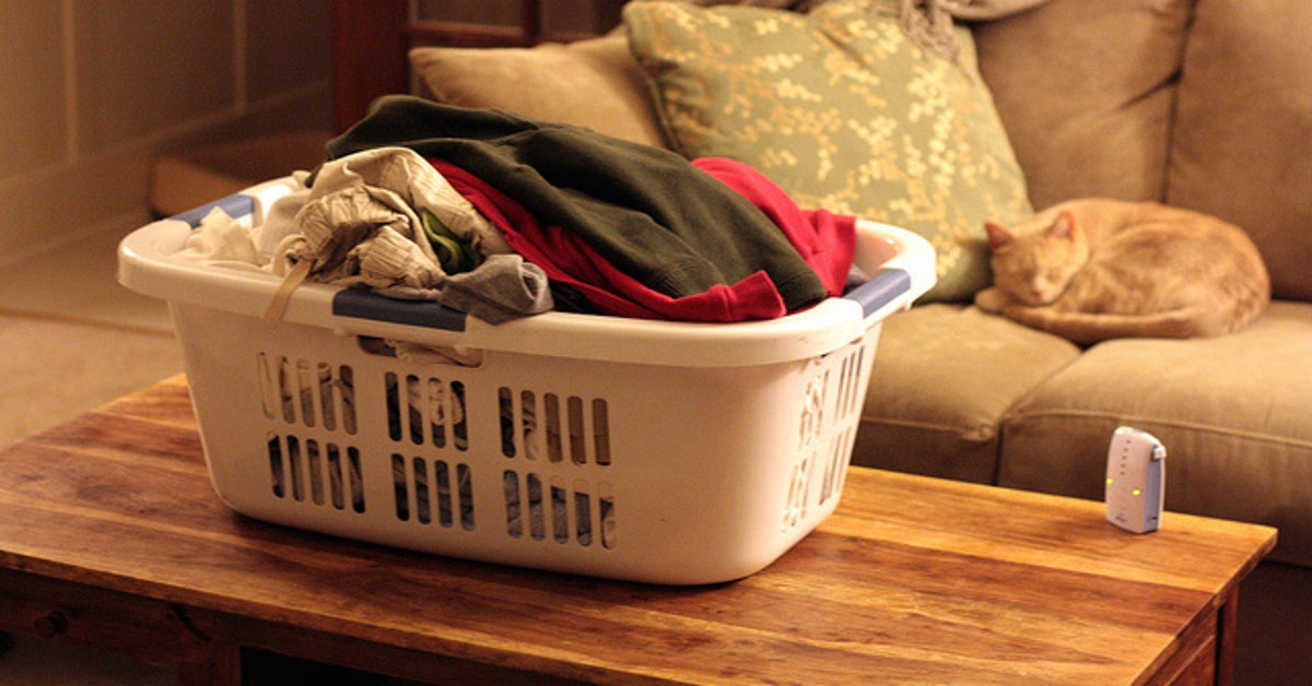 make-your-own-dryer-sheets-with-fabric-scraps-lifehacker-australia