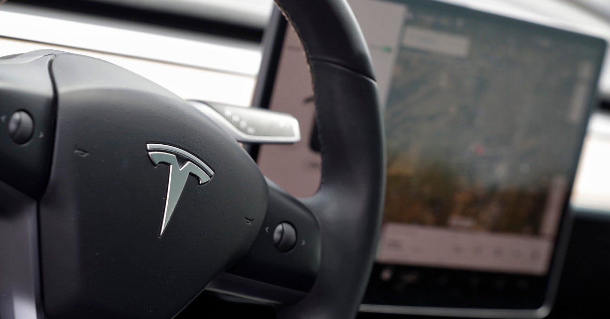Report: Most Model 3 Owners Feel Autopilot Makes Them Safer | Gizmodo