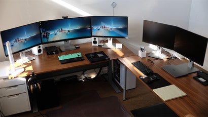 The Work And Play Dual-Purpose Workspace | Lifehacker Australia