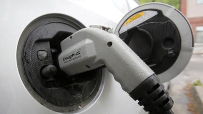 These New Graphene Supercapacitors Could Finally Power An Electric Car