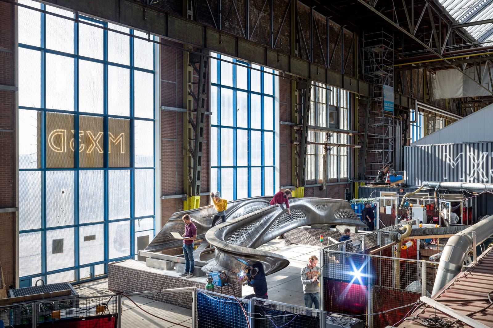 The First 3d Printed Steel Bridge Looks Like It Broke Off An Alien