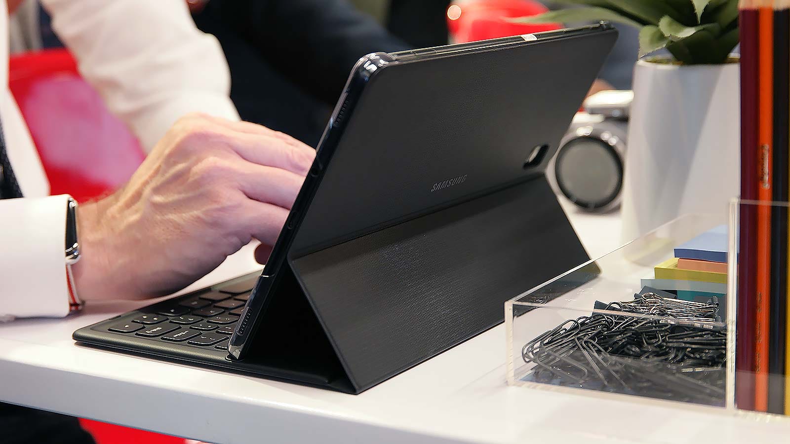 pogo keyboard tab s4