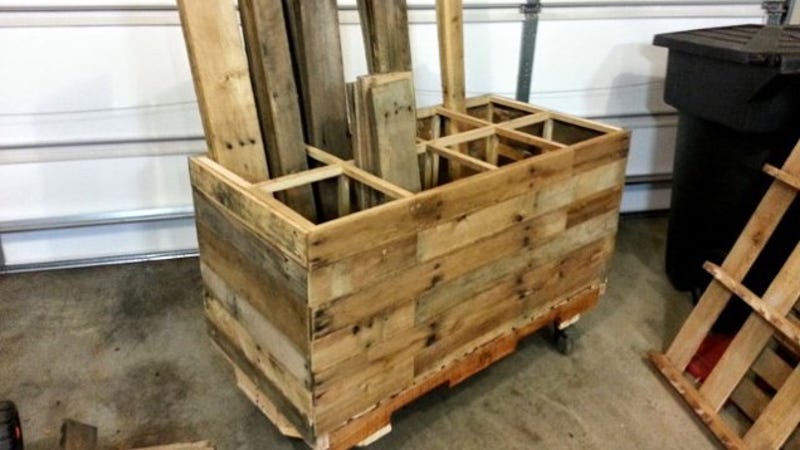 Build A Rolling Lumber Storage Cart From Pallets To Save Some Cash