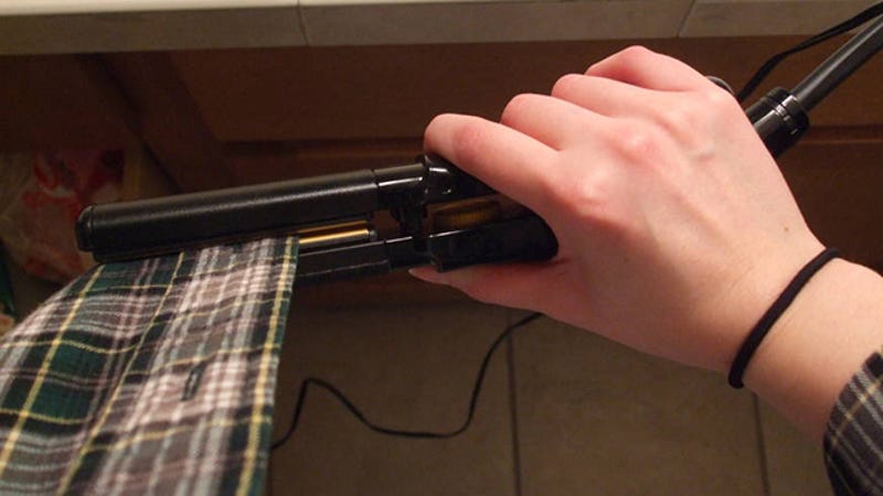 De Wrinkle Your Clothes Without Ever Touching An Iron