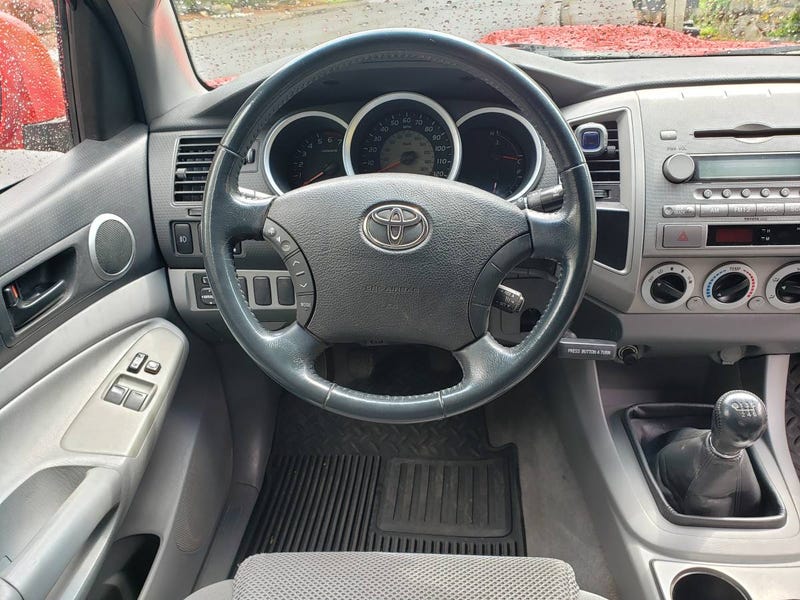 At 25 900 Will You Run To Buy This 06 Toyota Tacoma X Runner