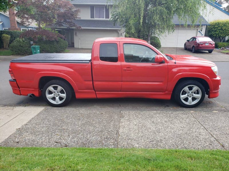 At 25 900 Will You Run To Buy This 06 Toyota Tacoma X Runner