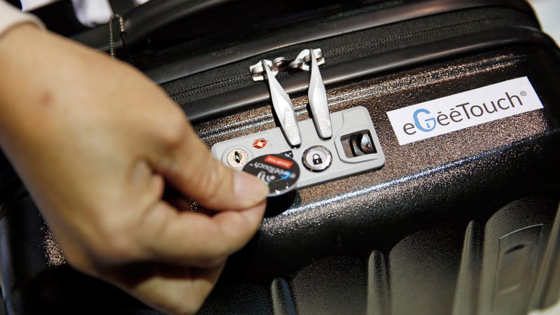 smart bags on planes
