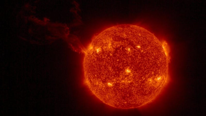 Esta imagen sin precedentes muestra una llamarada solar de más de 3  millones de kilómetros de altura