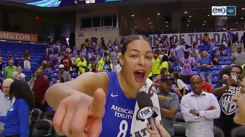 elizabeth cambage dunk