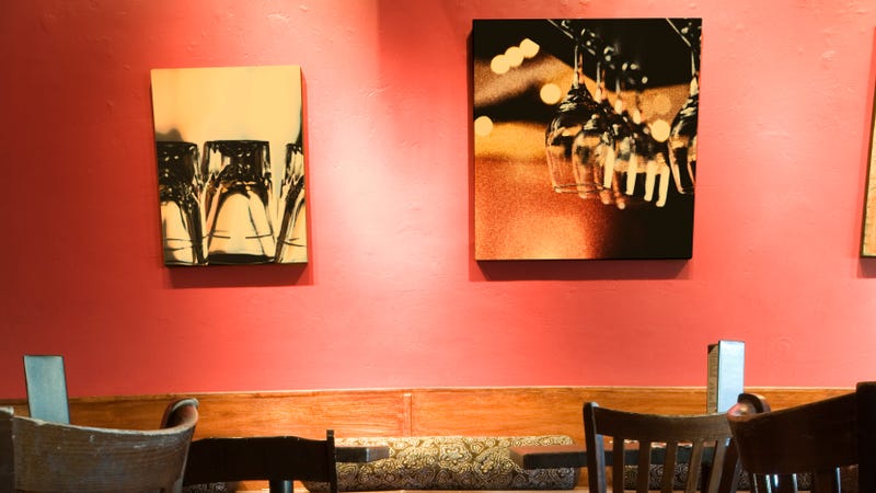 Art Loving Patron Rips Restaurant Painting Right Off The Wall