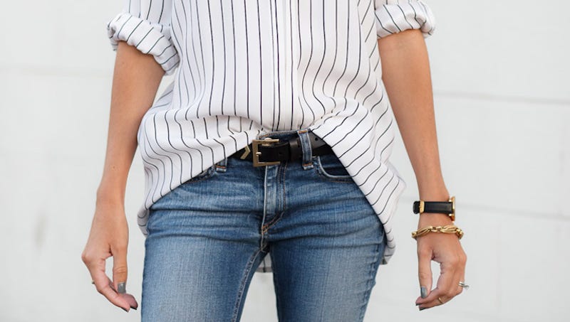 The Trick To A Perfect Front Tuck For A Long Shirt