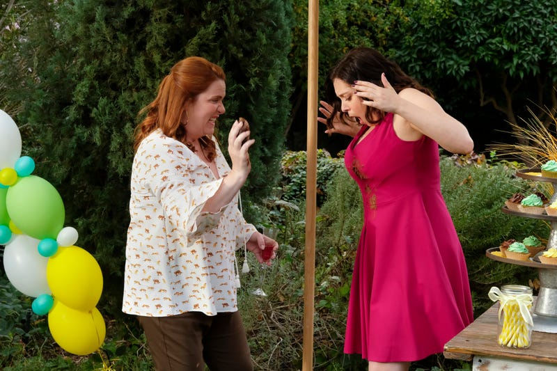 Rachel Bloom Very Good Actor Anchors A Bold And Brilliant Crazy Ex Girlfriend