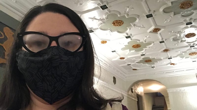 How To Wear A Face Mask Without Fogging Up Your Glasses