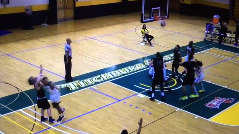 D Iii Basketball Player Hits Opponent With Brutal Elbow Cheap Shot