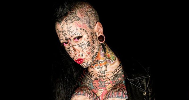 La Mujer Mas Tatuada De Europa Explica Por Que Se Esta Quitando