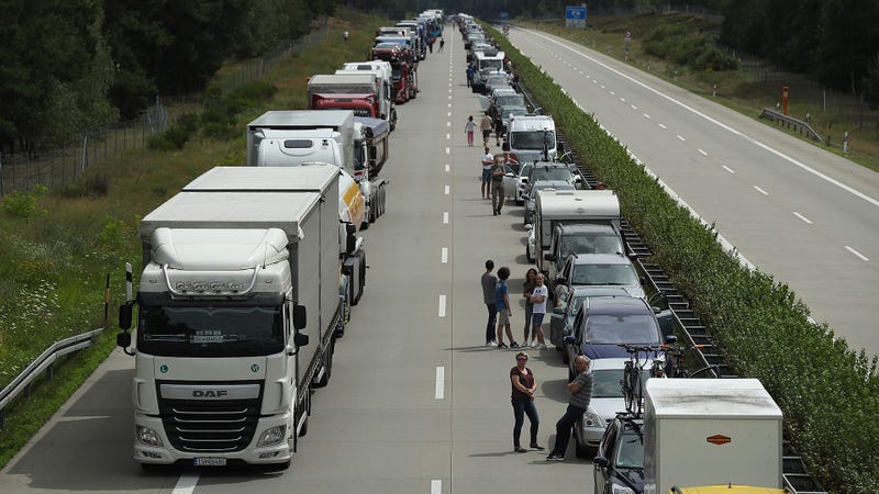How Germans Make Way For Emergency Vehicles Is Brilliant