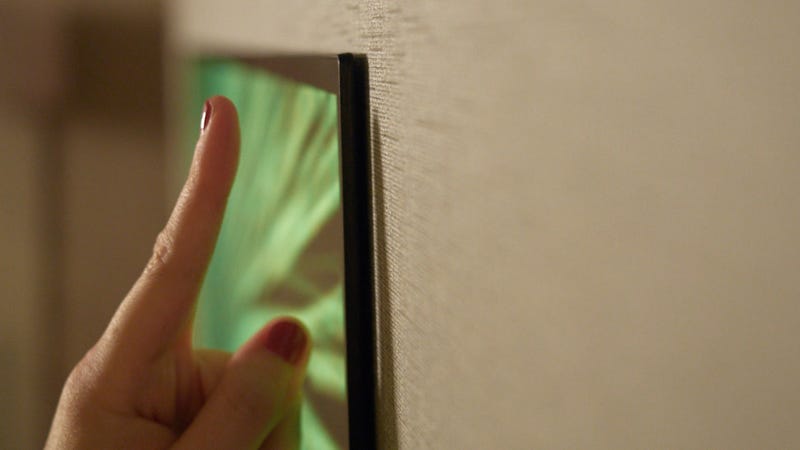 Just Look How Freaking Thin Lg S New Oled Tvs Are