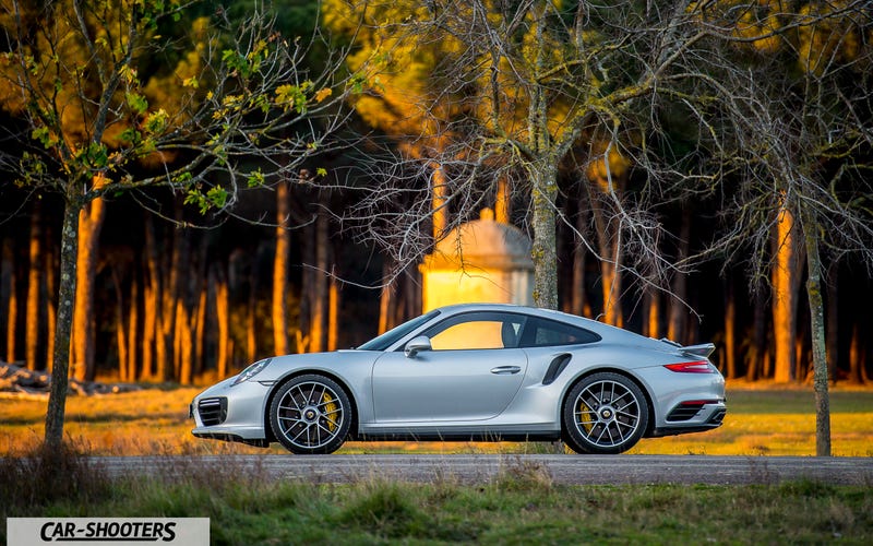 Your Ridiculously Awesome Porsche 911 Turbo S Wallpaper Is Here