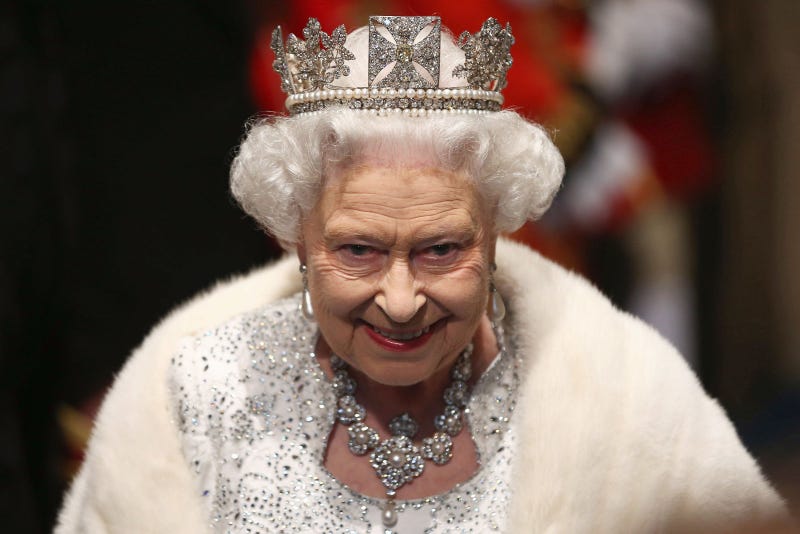 La Reina Isabel Ii Podria Matar A Meghan Markle Y Salir Indemne