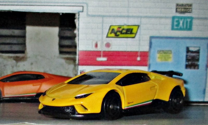 tomica lamborghini huracan