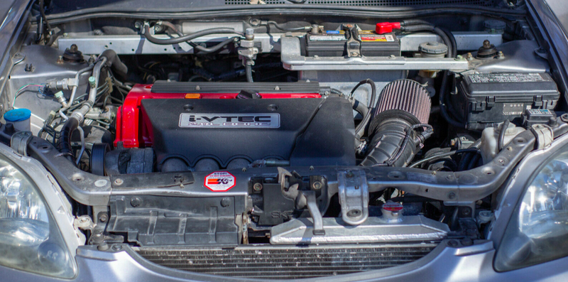 Some Genius Swapped a Honda Civic Si Motor Into a 220,000 Mile 