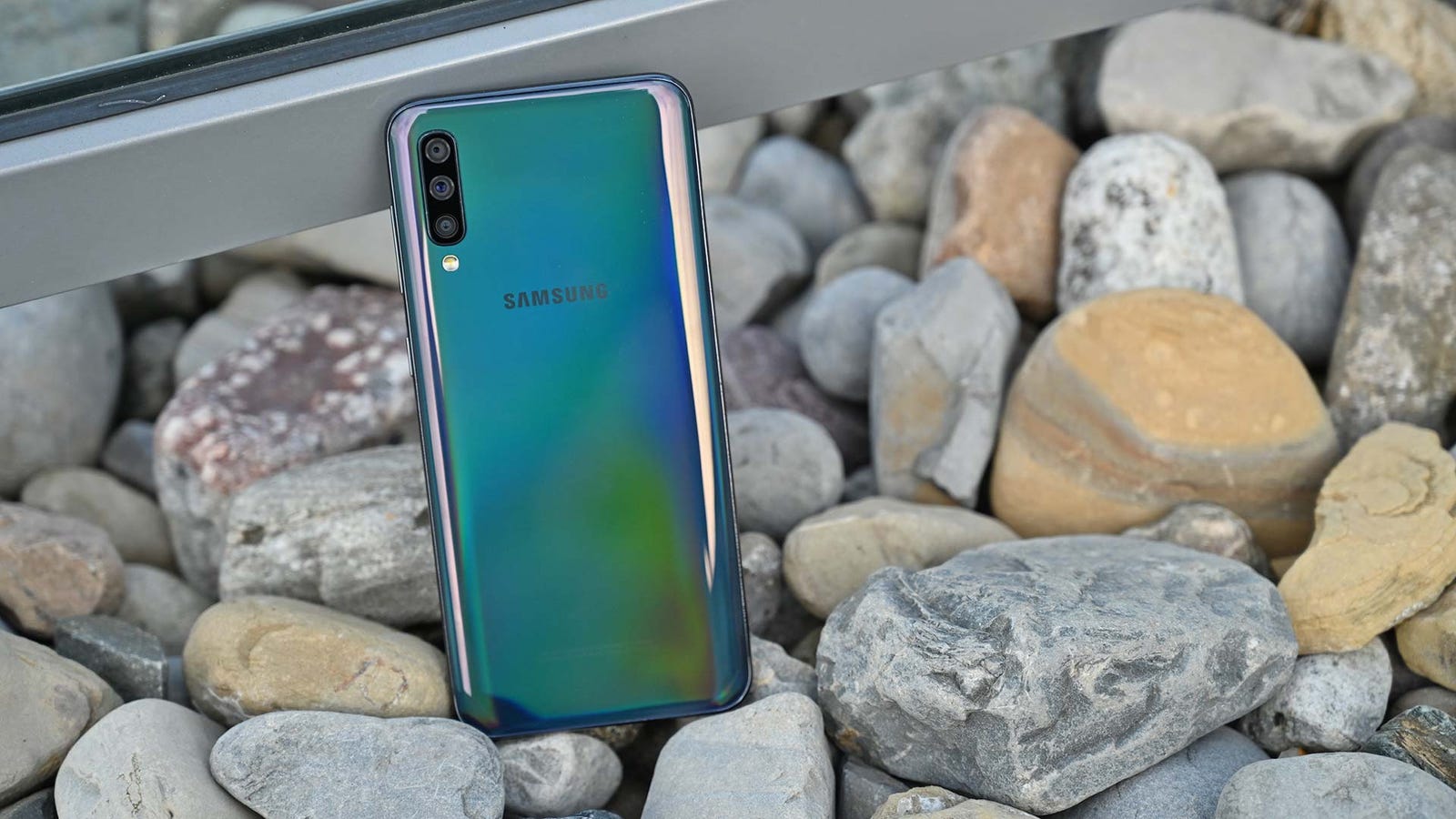 samsung galaxy a50 best budget smartphone android