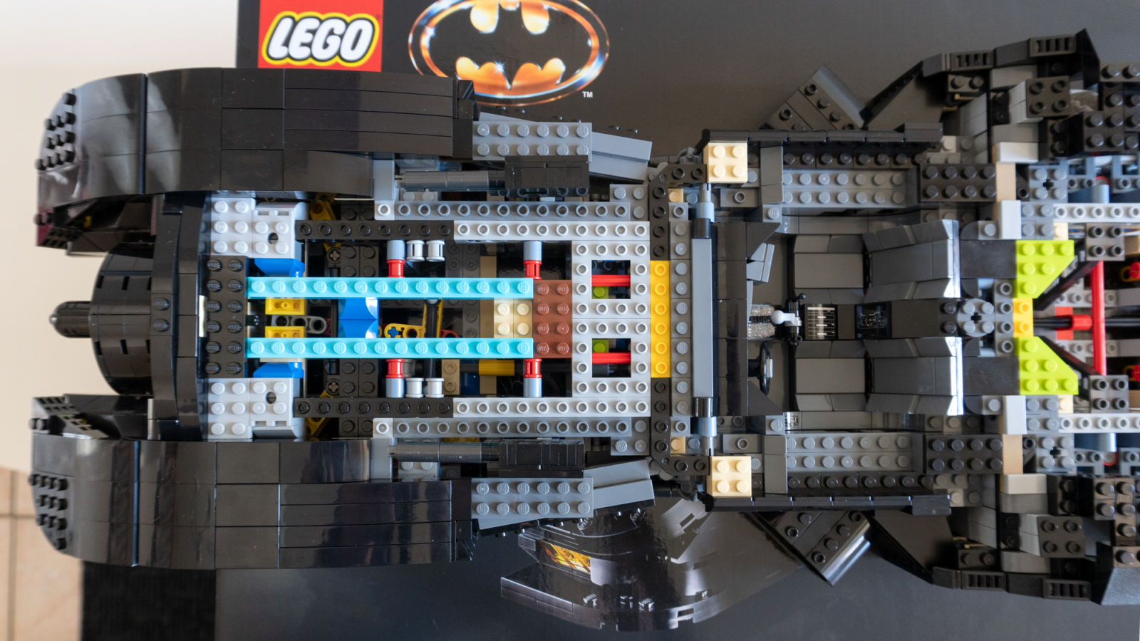 Illustration for article titled El nuevo Batmóvil de Tim Burton de 3.300 piezas es el mejor set de Lego que he construido